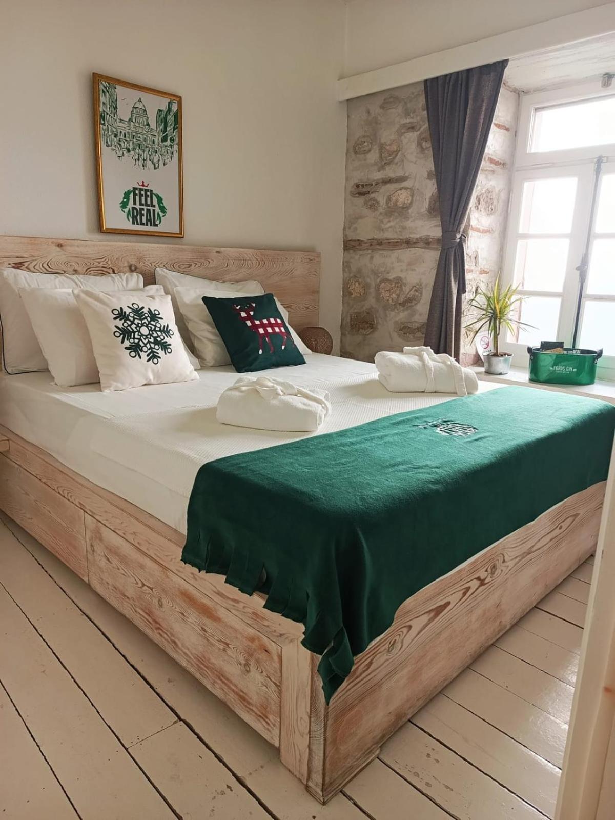 Berlin'S Guest House Урла Экстерьер фото
