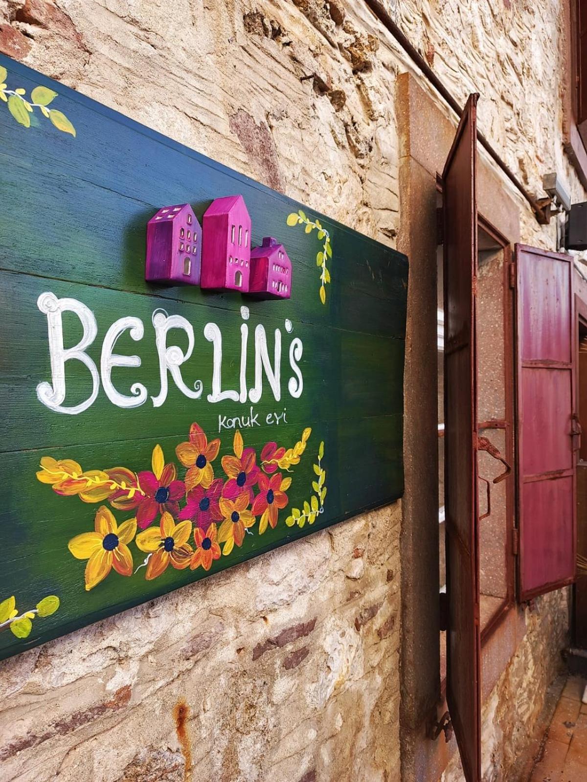 Berlin'S Guest House Урла Экстерьер фото